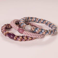 Mehrere geflochtene Haargummis